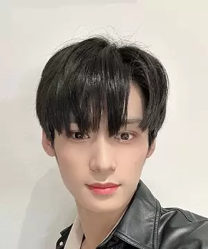 Yoo Shi Woo