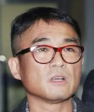 Kim Gun Mo