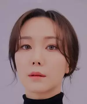 Lee Yoo Young