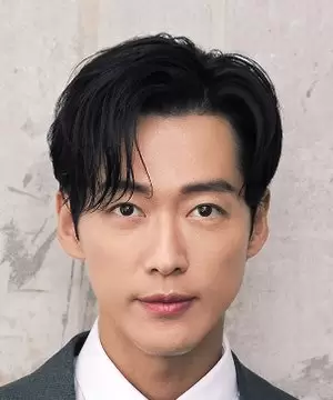 Namkoong Min