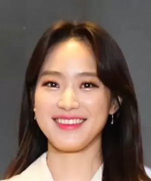 Joo Si Eun