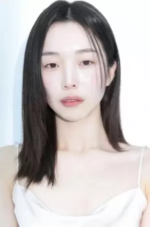 Lee Yoon Ji