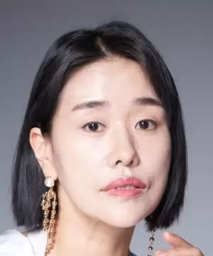 Lee Hwa Yeong