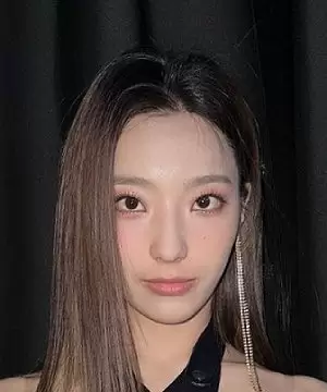 Lee Sae Rom