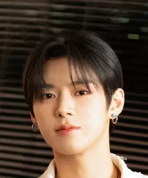 Jin Hyuk
