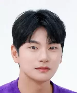 Lee Yi Kyung
