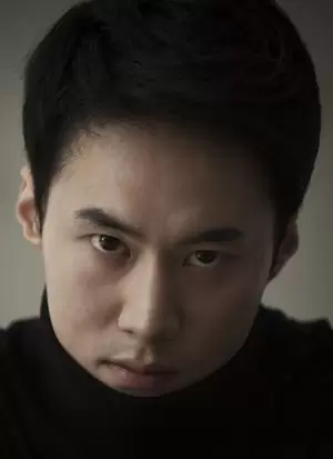 Lee Hwan