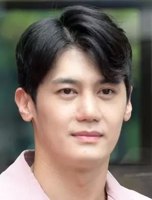 Lee Sa Ya