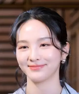 Song So Hee