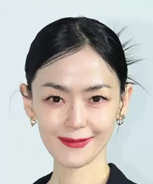 Kim Yoon Ah