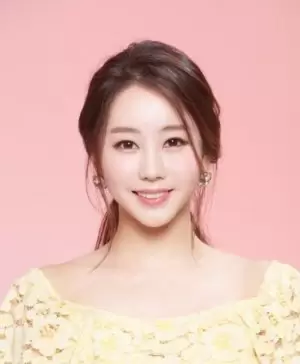 Hwang Bo Mi