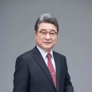 Yook Hyo Myung
