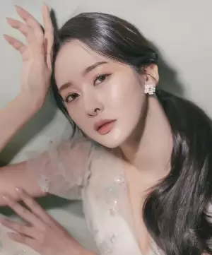 Song Yi Hyun