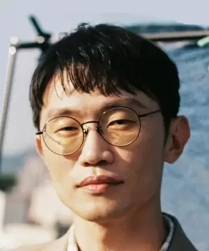 Yoon Deok Won