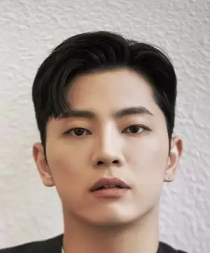 Lee Woo