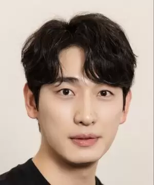 Yoon Bak