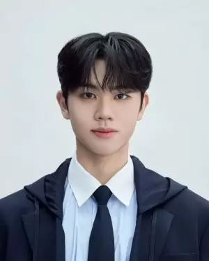 Lee Geon U