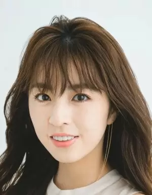 Yanagi Yurina