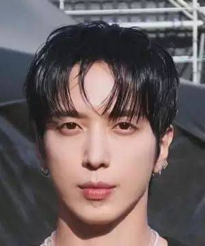 Jung Yong Hwa